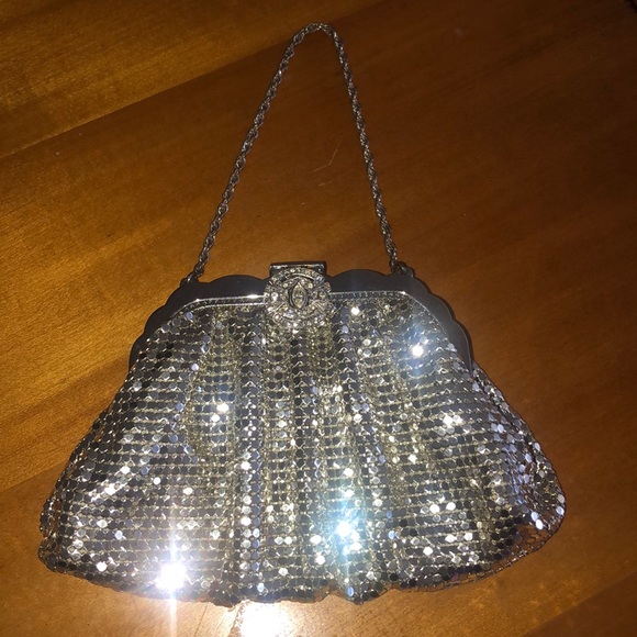 Whiting & Davis Handbags - Vintage 1920's Whiting & Davis Silver Mesh Bag